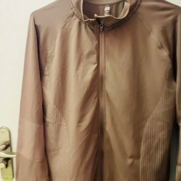 H & M sports jacket ! - Picture 5 of 10